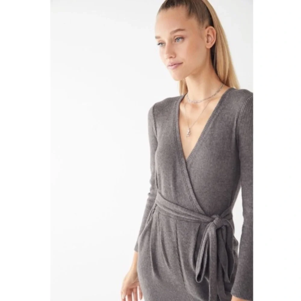 NWT Urban Outfitters UO Ribbed Wide Leg Jumpsuit in Gray - Picture 5 of 13